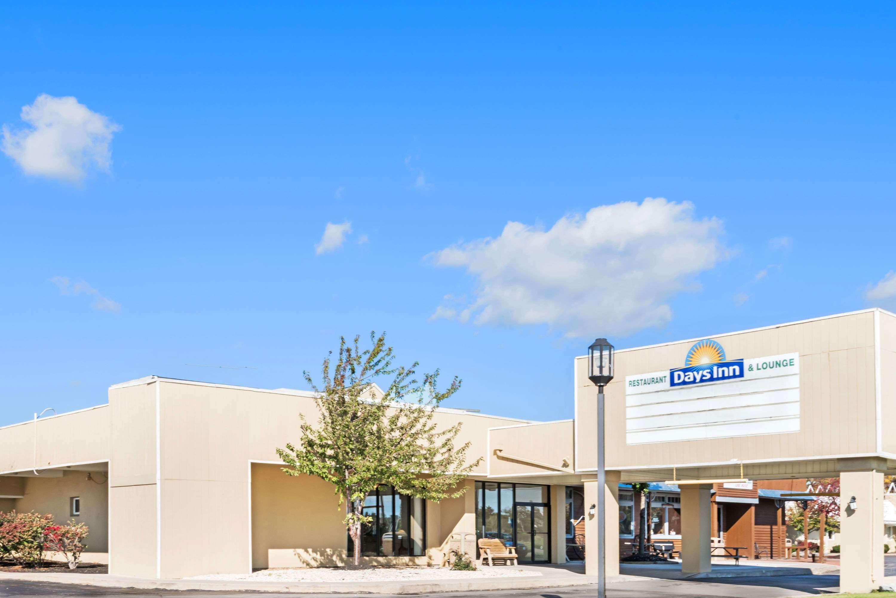 Days Inn by Wyndham Henrietta/Rochester Area Exteriör bild