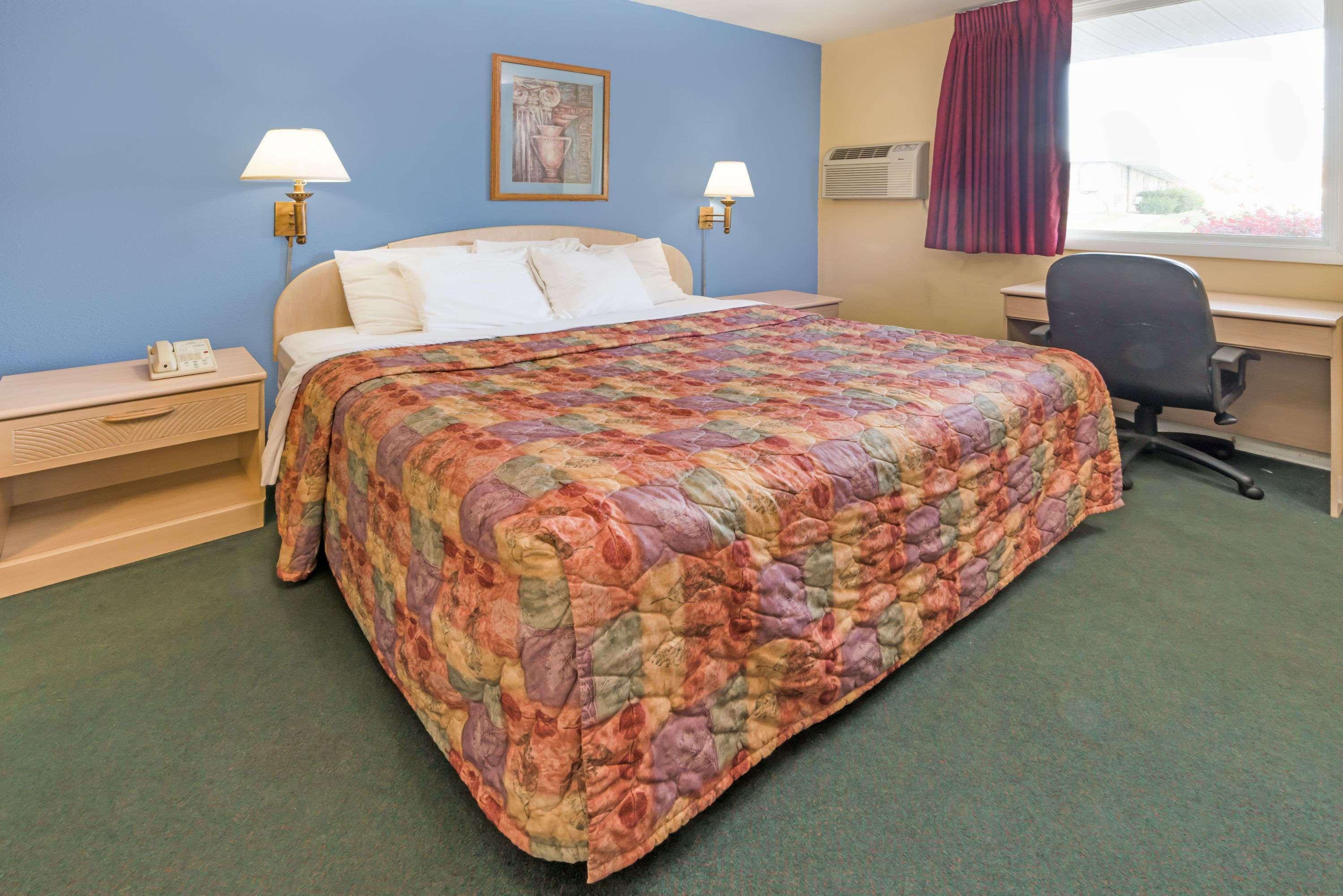 Days Inn by Wyndham Henrietta/Rochester Area Exteriör bild
